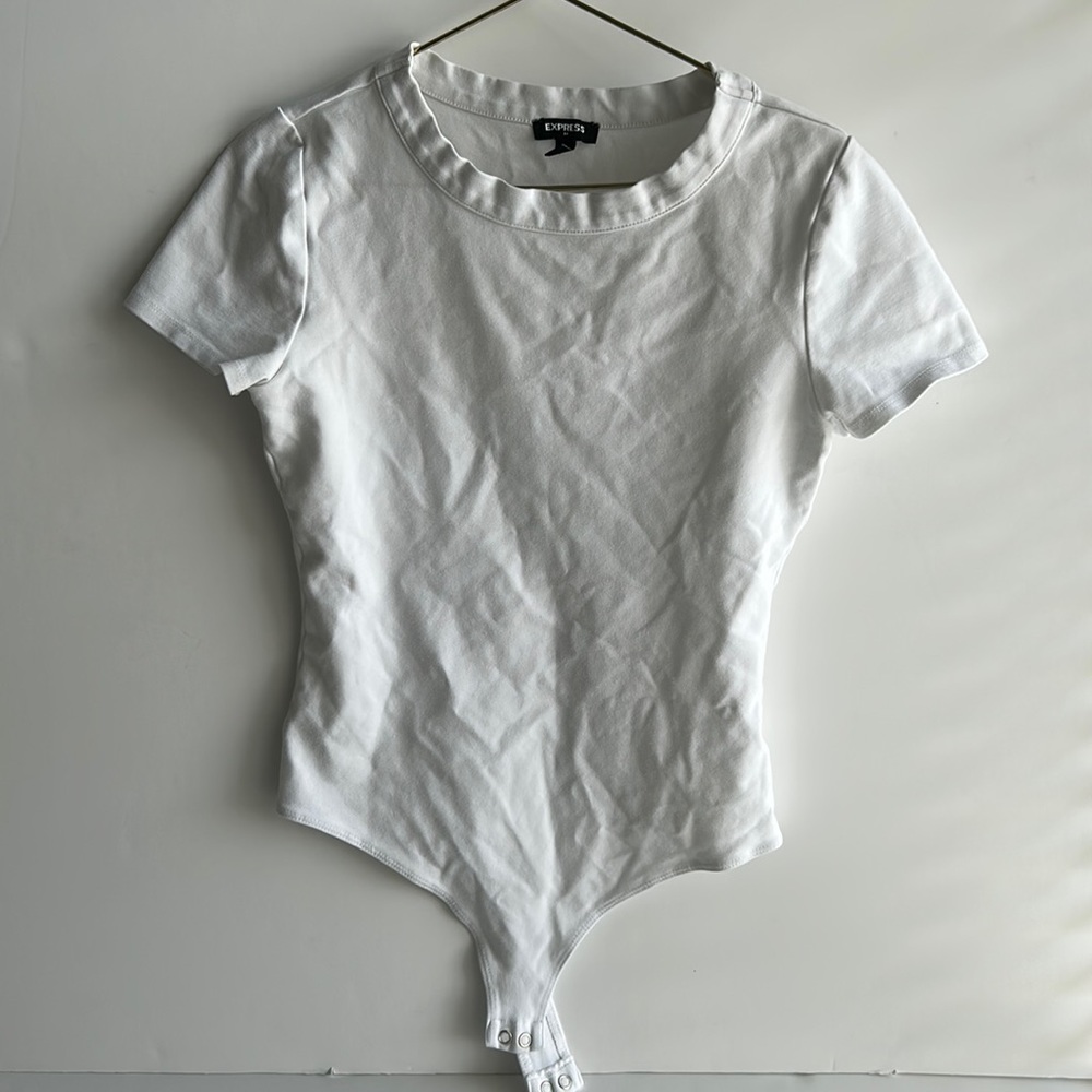 Express basic white tee shirt